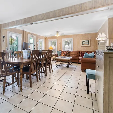The 19Th Hole -5 Bdr Slps 10 Golf Beach Pool Heat Hot Tub Extended Stay Welcome!!